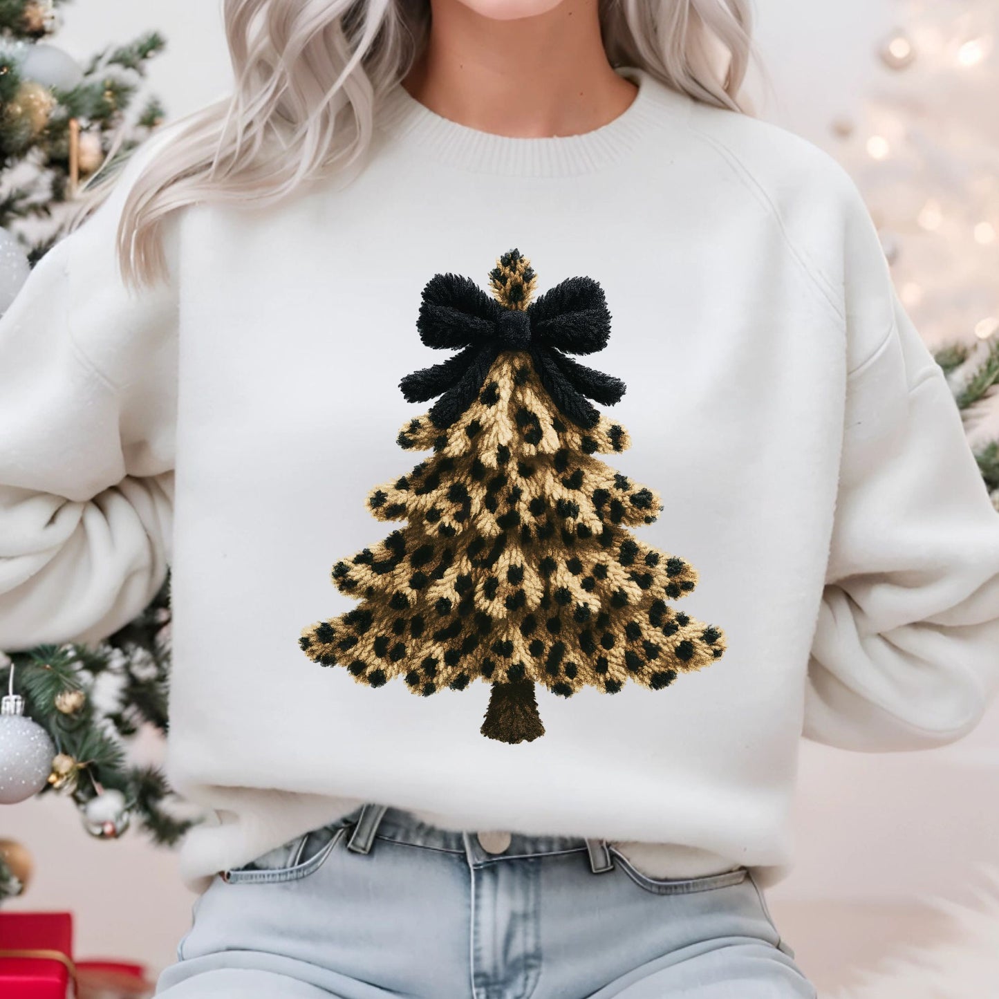 #4114 Yarn Christmas Tree with Bow