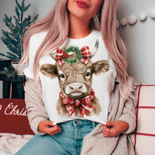 #0654 Christmas Highland cow